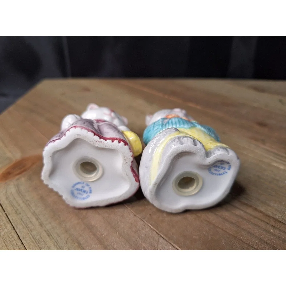 Vintage 1992 Avon Mr & Mrs Kitty Anthropomorphic ceramic Salt & Pepper Shakers